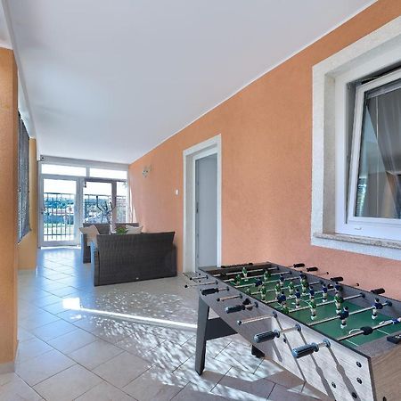 Studio Apartman Luka Pomer Esterno foto