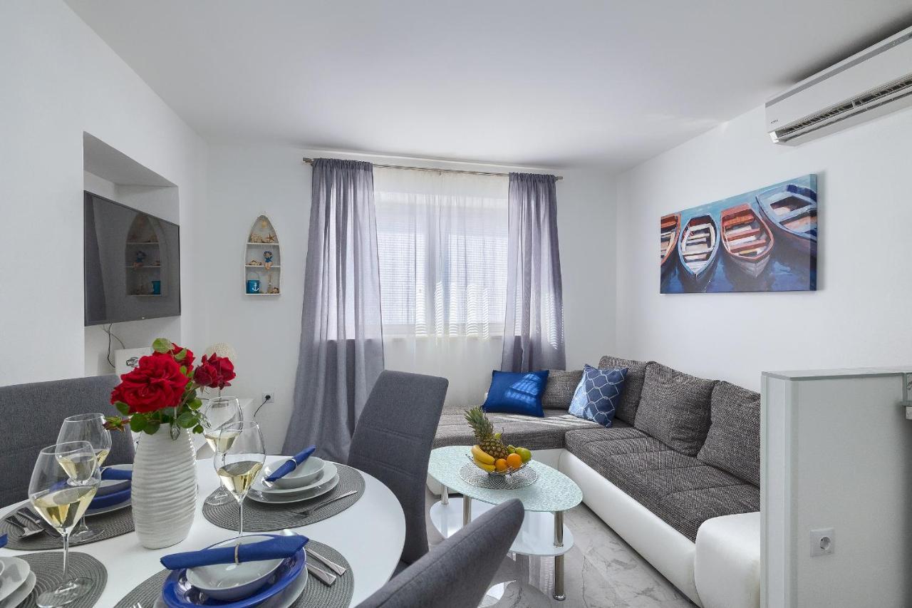 Studio Apartman Luka Pomer Esterno foto