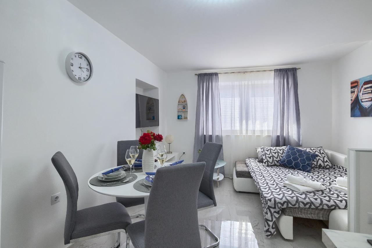 Studio Apartman Luka Pomer Esterno foto