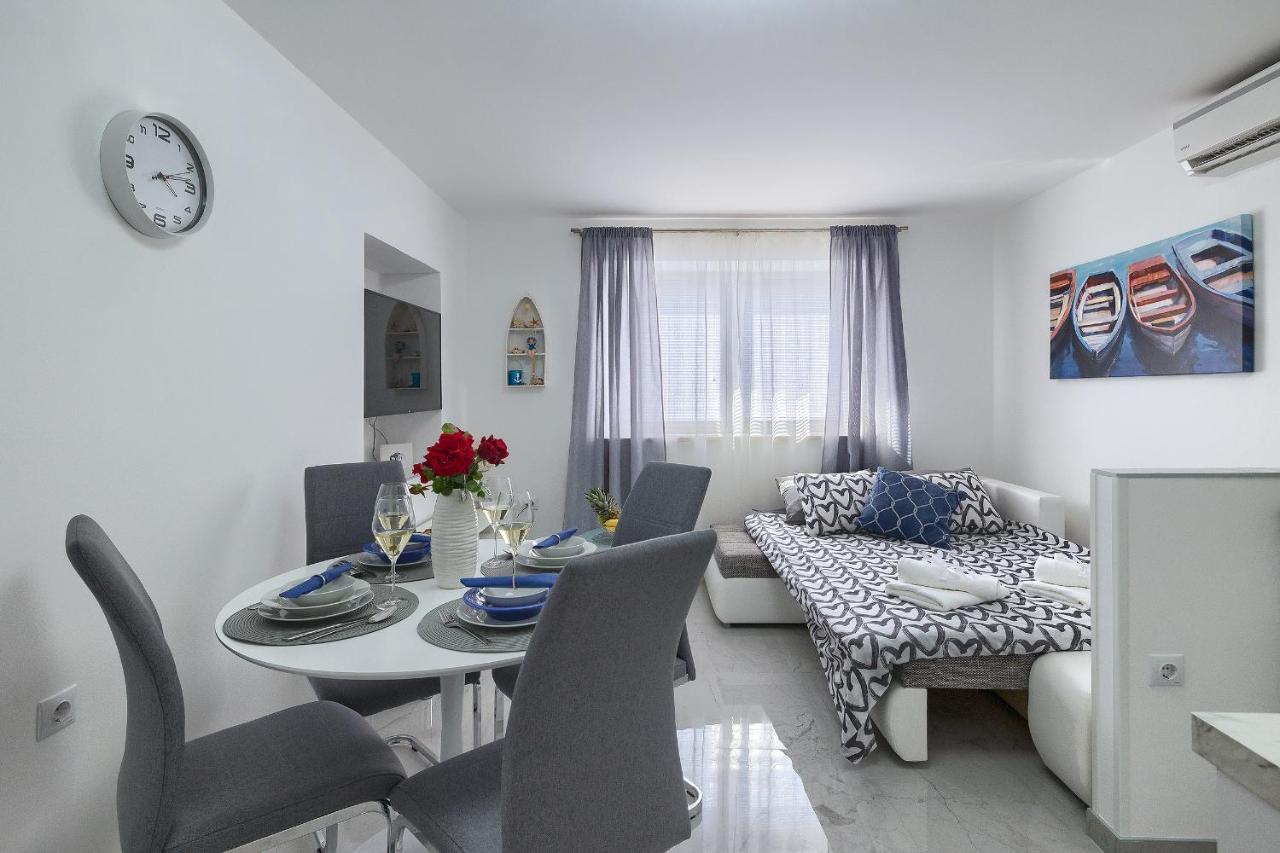 Studio Apartman Luka Pomer Esterno foto