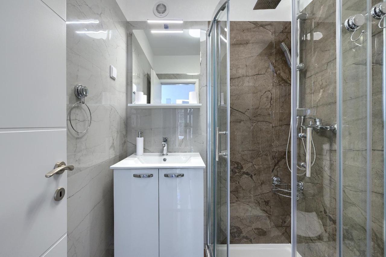 Studio Apartman Luka Pomer Esterno foto