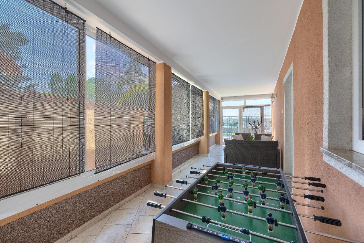Studio Apartman Luka Pomer Esterno foto